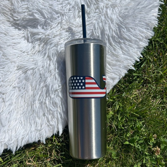 Vineyard Vines for Target American Flag Whale Lidded Tumbler 22.5 oz NEW - Picture 3 of 11